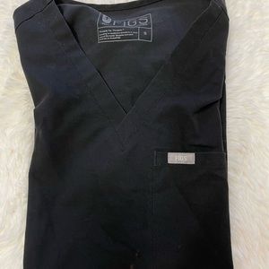 Figs scrubs black catarina one pocket top